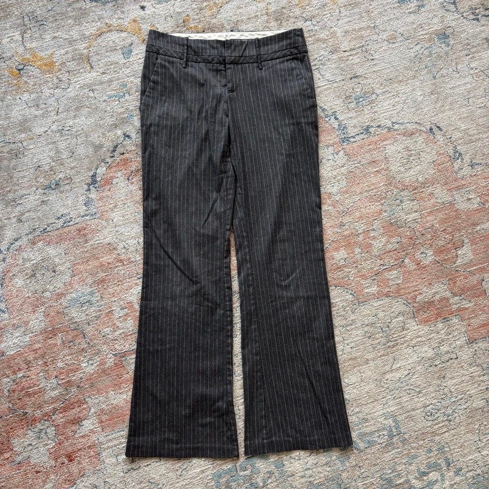 Maurices Womens Grey Pinstripe Low Rise Trousers Pants Size 1/2 28 Waist Y2K